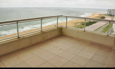 A ESTRENAR PISO ALTO  FRENTE AL MAR