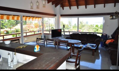 departamento amplio en playa mansa