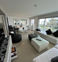 APARTAMENTO NUEVO con parrillero y servicios