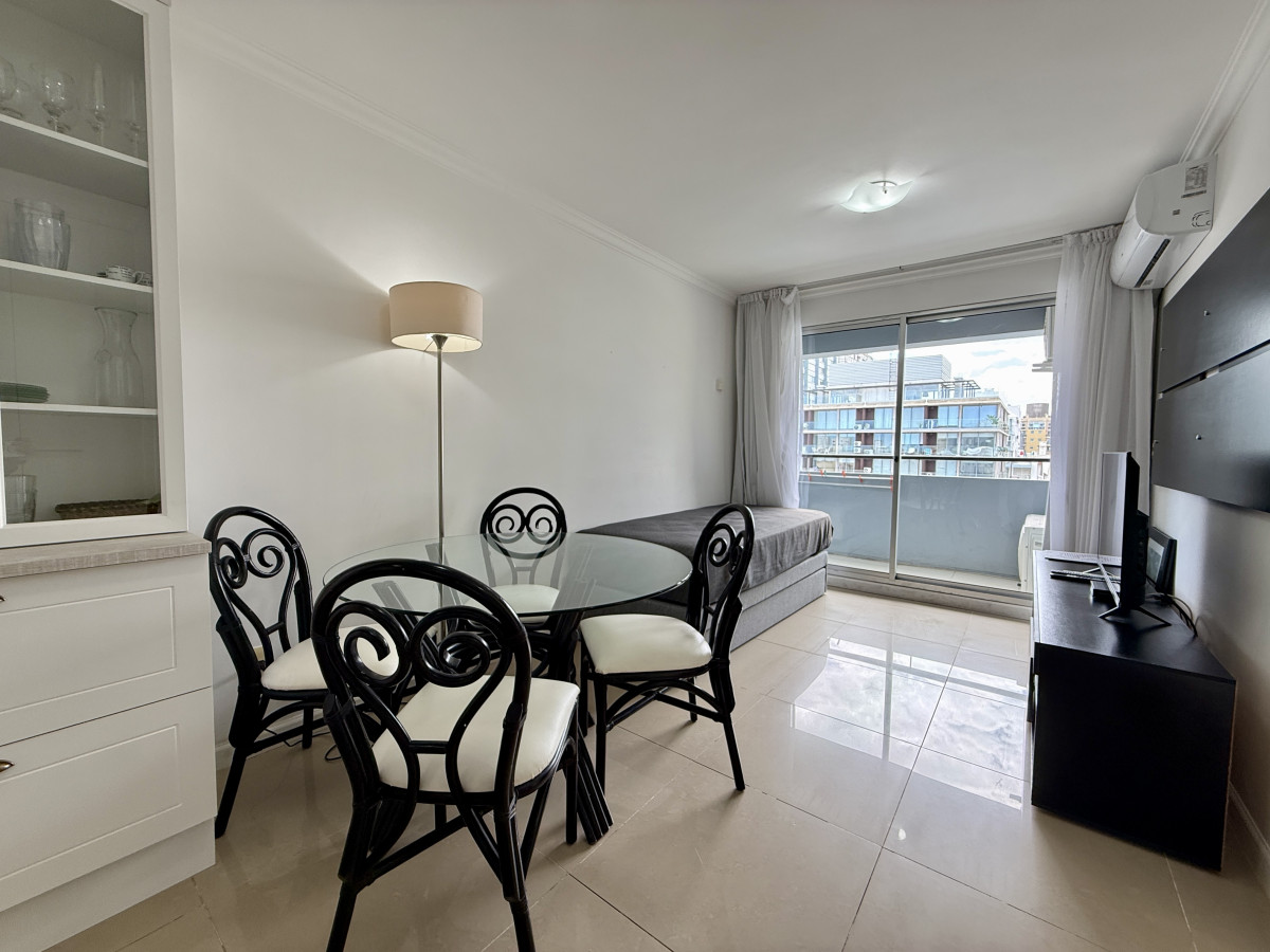 EN VENTA APARTAMENTO EN PUNTA DEL ESTE