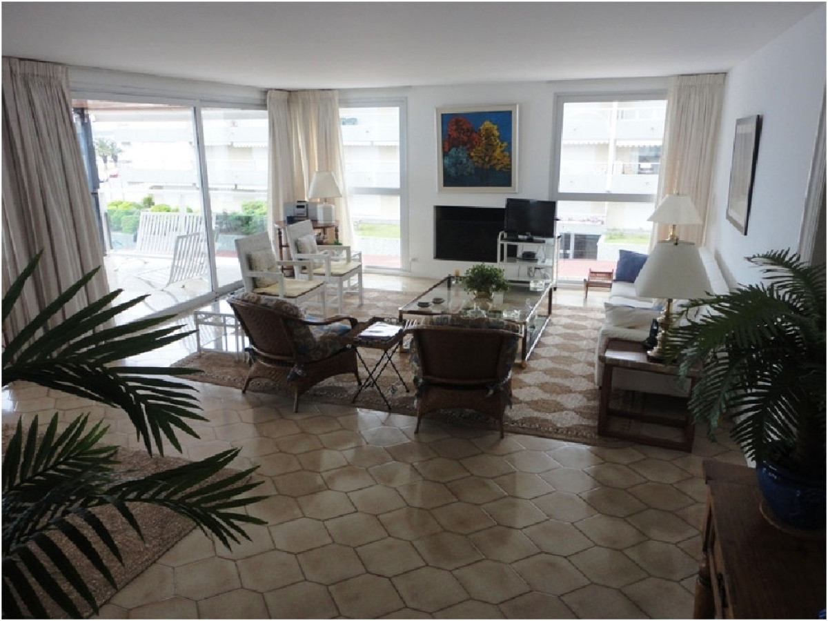 Apartamento en Peninsula, 3 dormitorios *