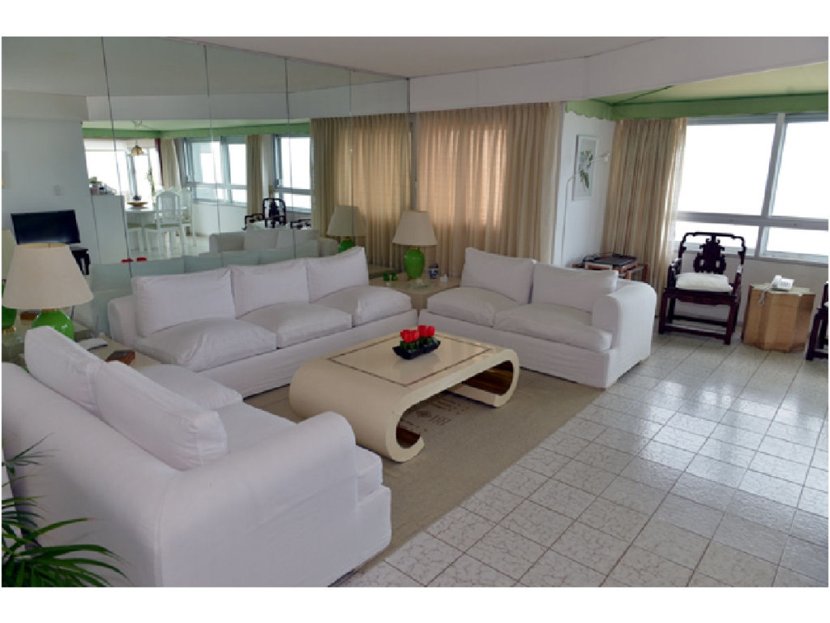 Apartamento en venta en Peninsula 