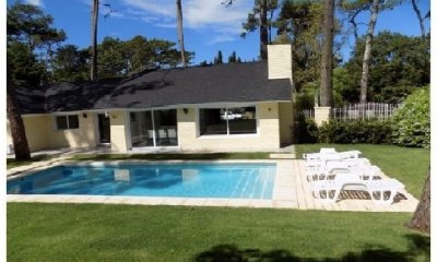 HERMOSA CASA EN PARADAS