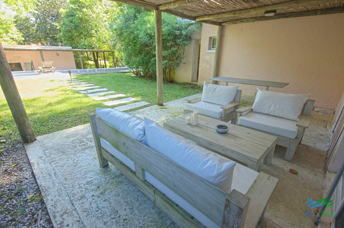 Casa ID.4130 - Alquilo casa de 4 dormitorios con piscina en Playa Brava, Punta del Este
