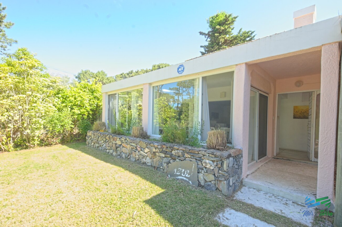Casa ID.4130 - Alquilo casa de 4 dormitorios con piscina en Playa Brava, Punta del Este