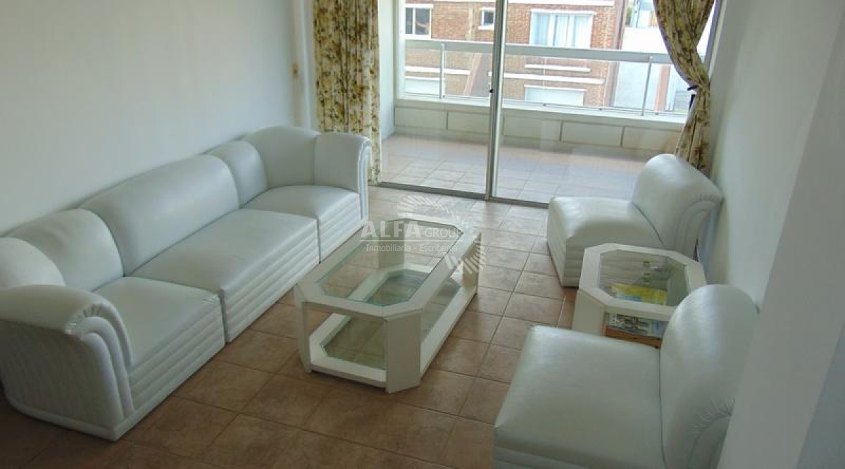Apartamento ID.4020 - Apartamento en alquiler anual, Punta del Este