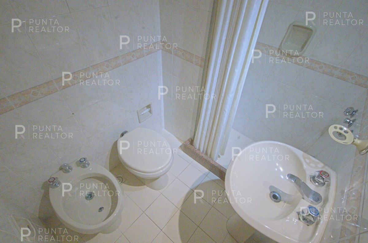 Apartamento ID.1645 - Apartamento 2 dormitorios en alquiler anual