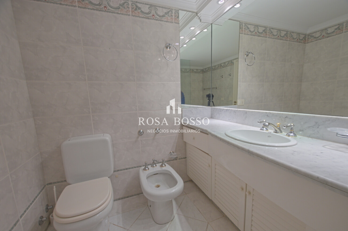 Apartamento ID.8687 - Venta apartamento de 3 dormitorios en primera linea - Mansa