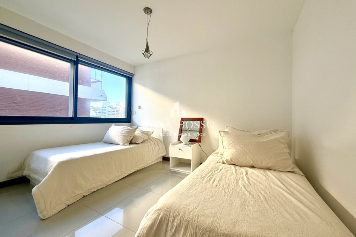 Apartamento ID.9460 - Apartamento Venta 2 dormitorios Playa Brava Punta del Este