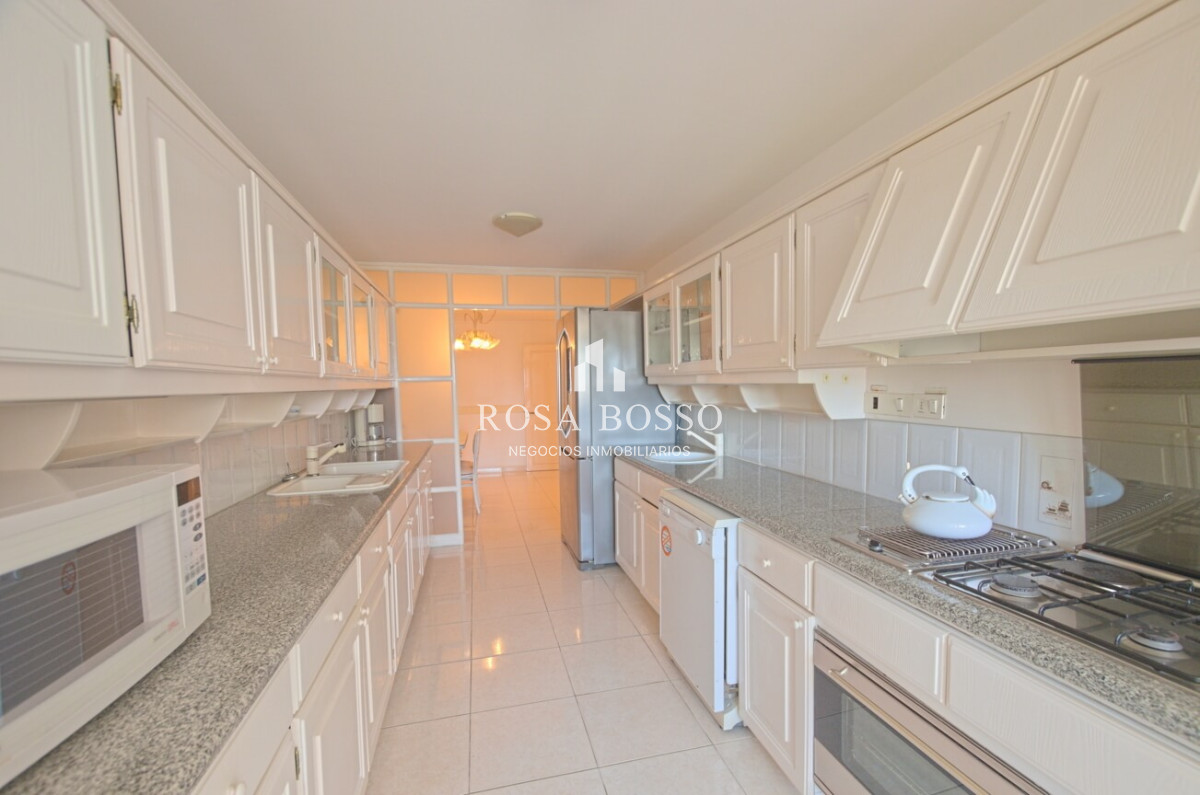 Apartamento ID.8687 - Venta apartamento de 3 dormitorios en primera linea - Mansa
