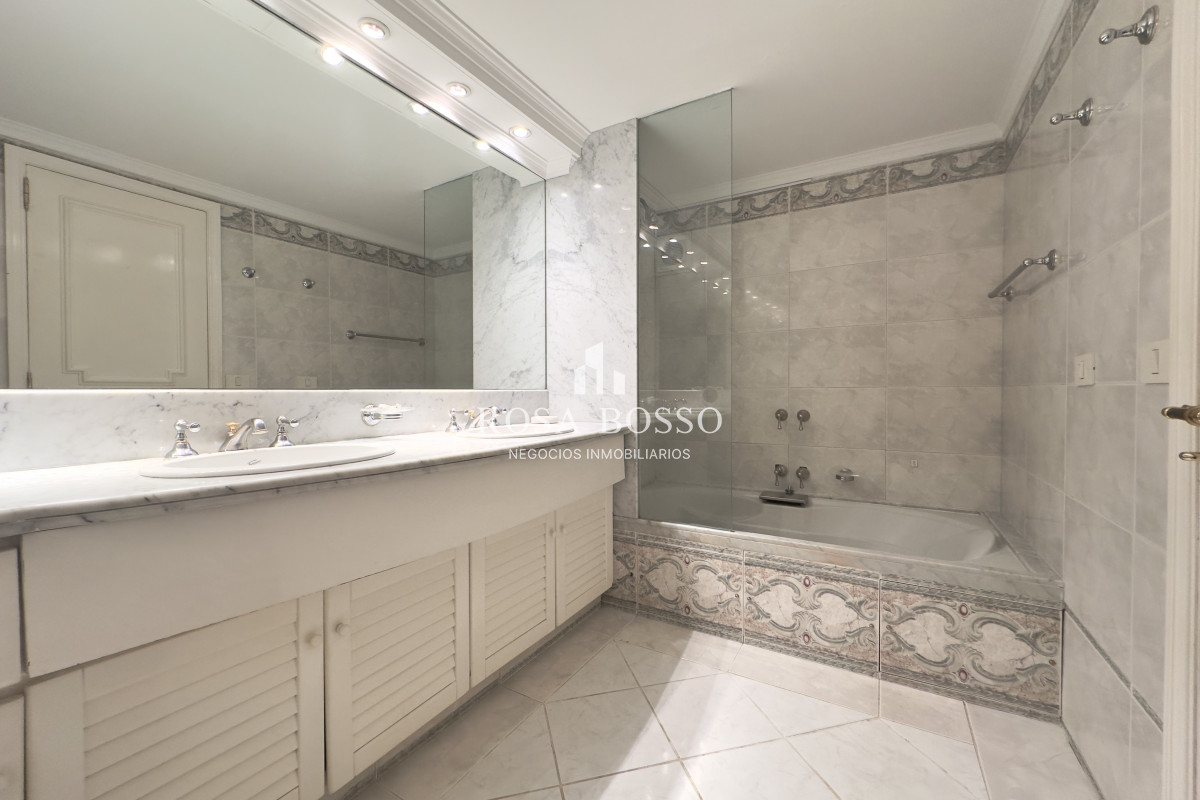 Apartamento ID.8687 - Venta apartamento de 3 dormitorios en primera linea - Mansa