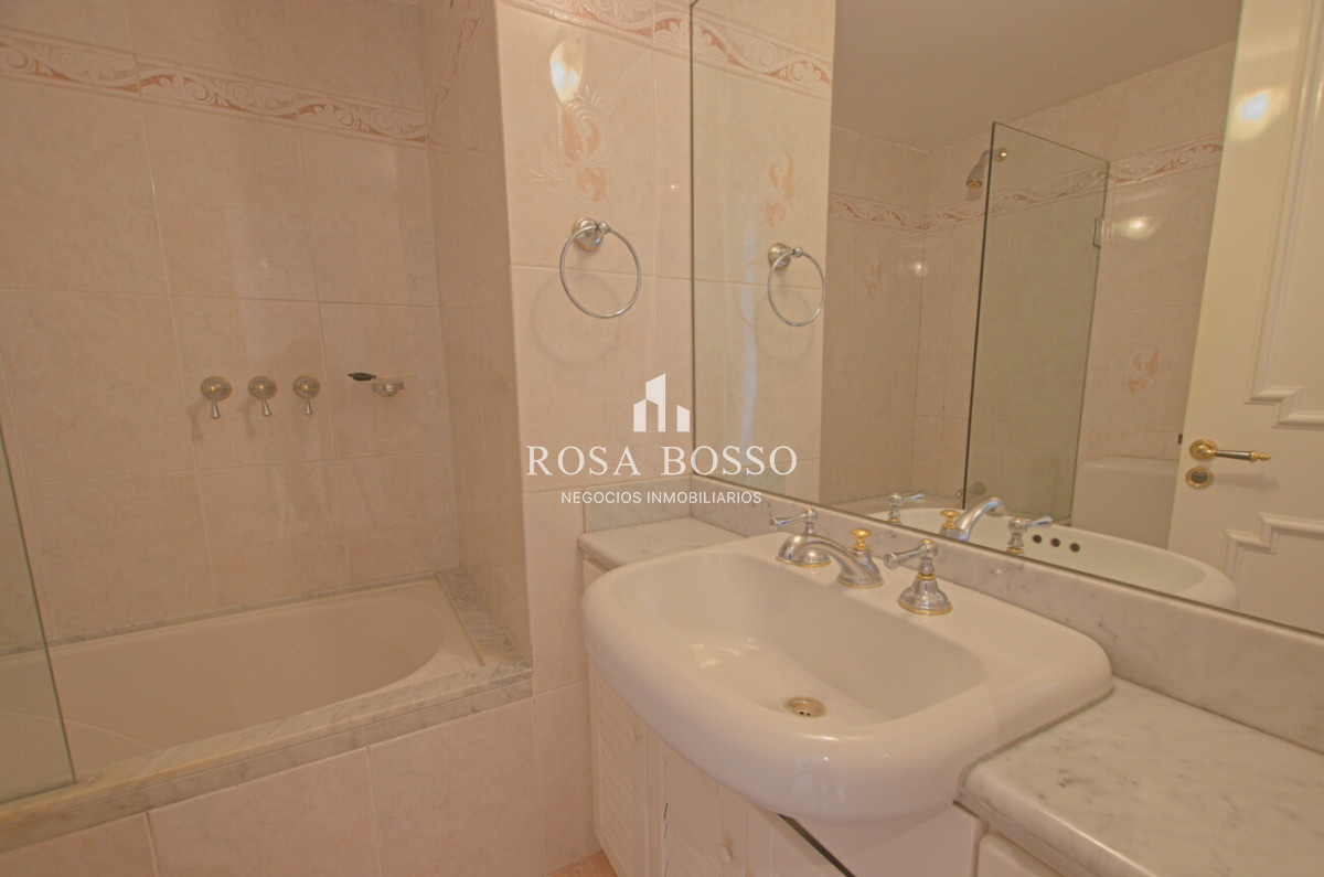 Apartamento ID.8687 - Venta apartamento de 3 dormitorios en primera linea - Mansa