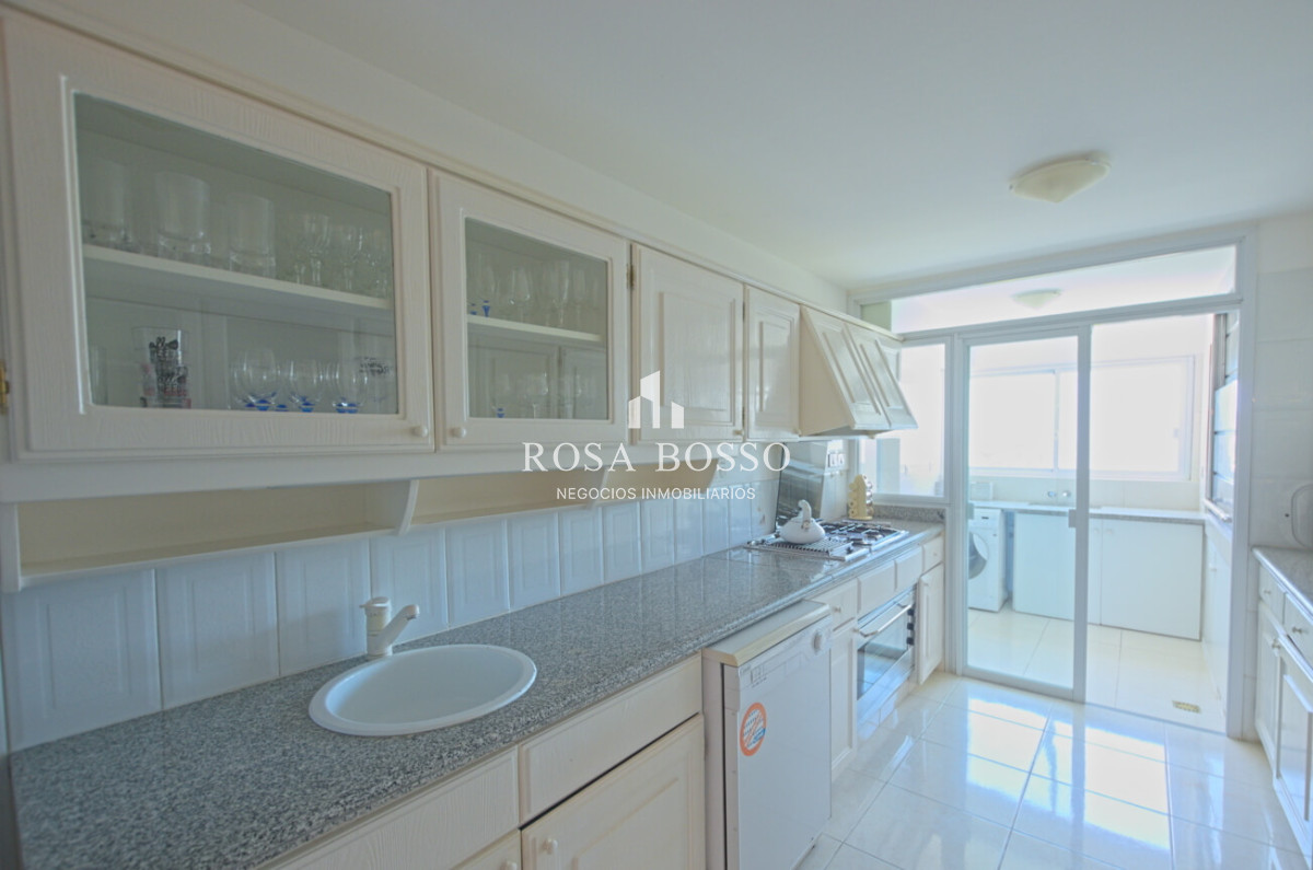 Apartamento ID.8687 - Venta apartamento de 3 dormitorios en primera linea - Mansa