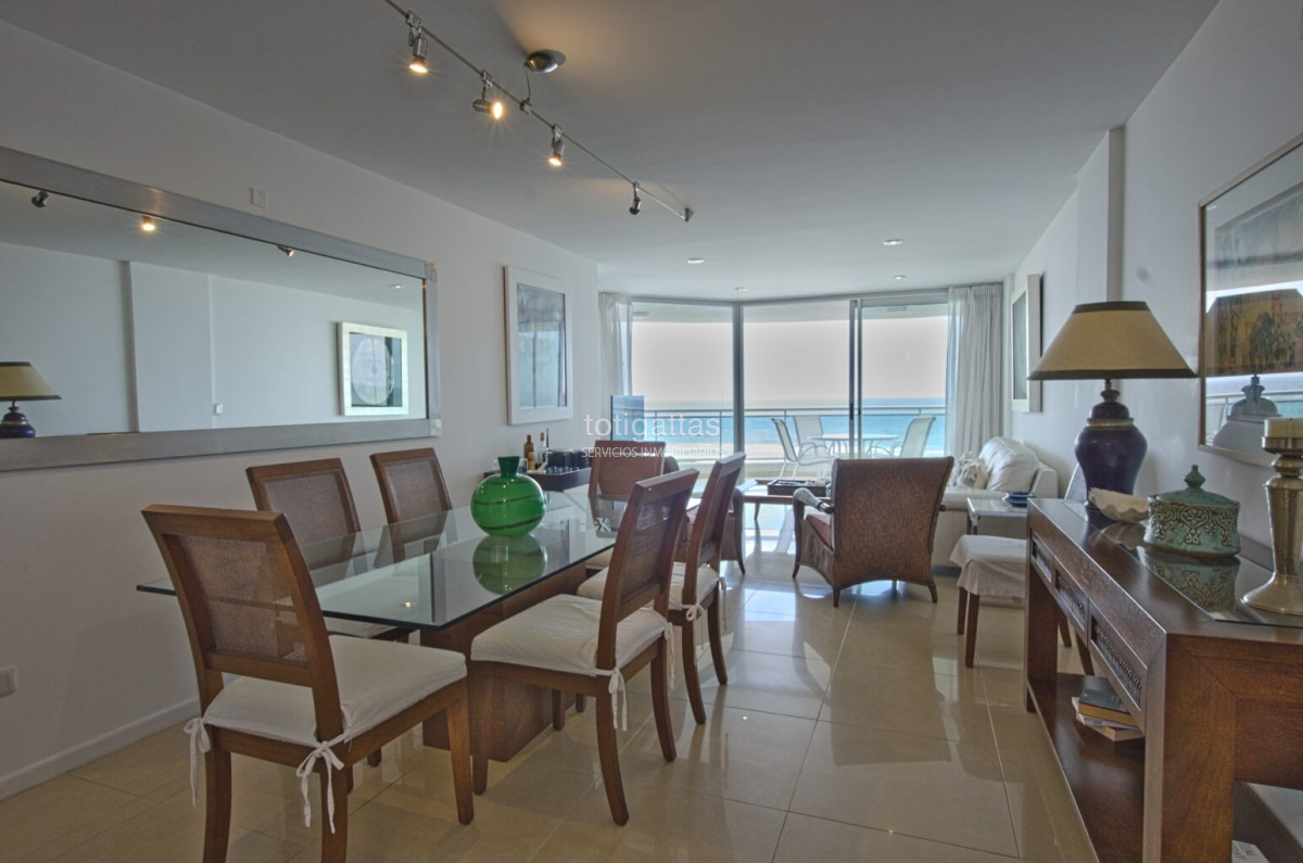 Apartamento ID.1404 - Apartamento con 3 dormitorios más dependencia en alquiler