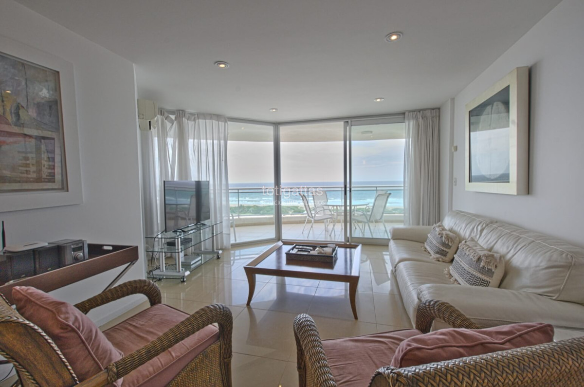 Apartamento ID.1404 - Apartamento con 3 dormitorios más dependencia en alquiler