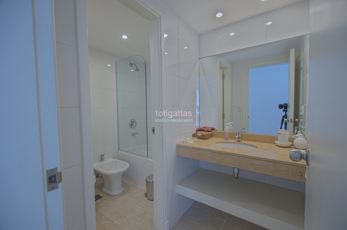 Apartamento ID.1404 - Apartamento con 3 dormitorios más dependencia en alquiler