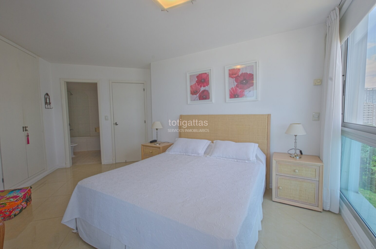 Apartamento ID.1404 - Apartamento con 3 dormitorios más dependencia en alquiler