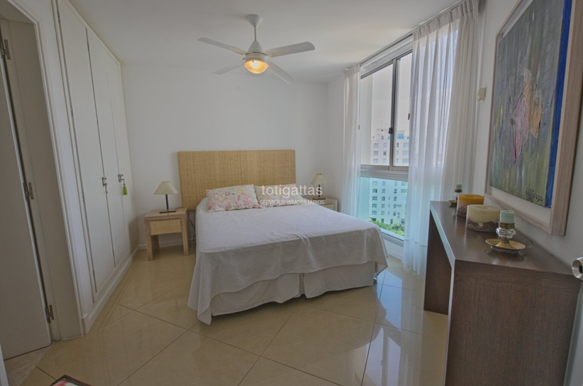 Apartamento ID.1404 - Apartamento con 3 dormitorios más dependencia en alquiler
