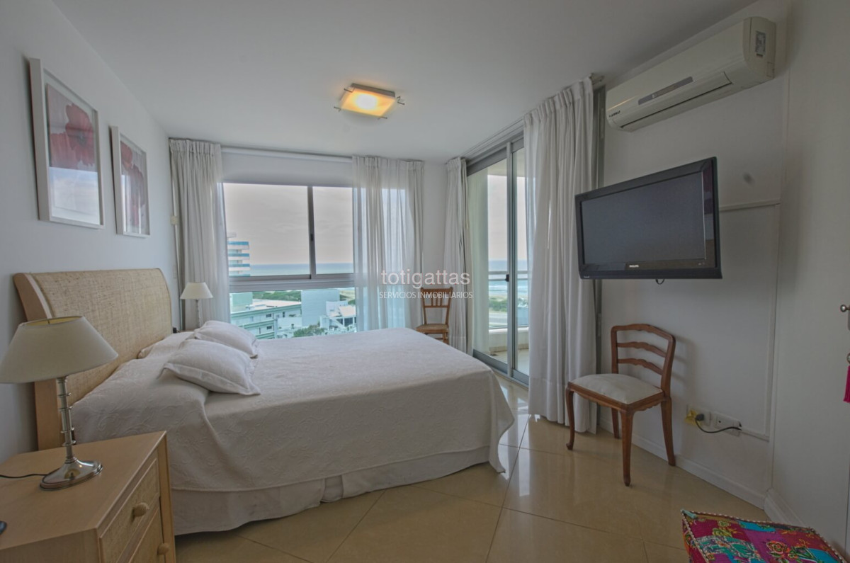 Apartamento ID.1404 - Apartamento con 3 dormitorios más dependencia en alquiler
