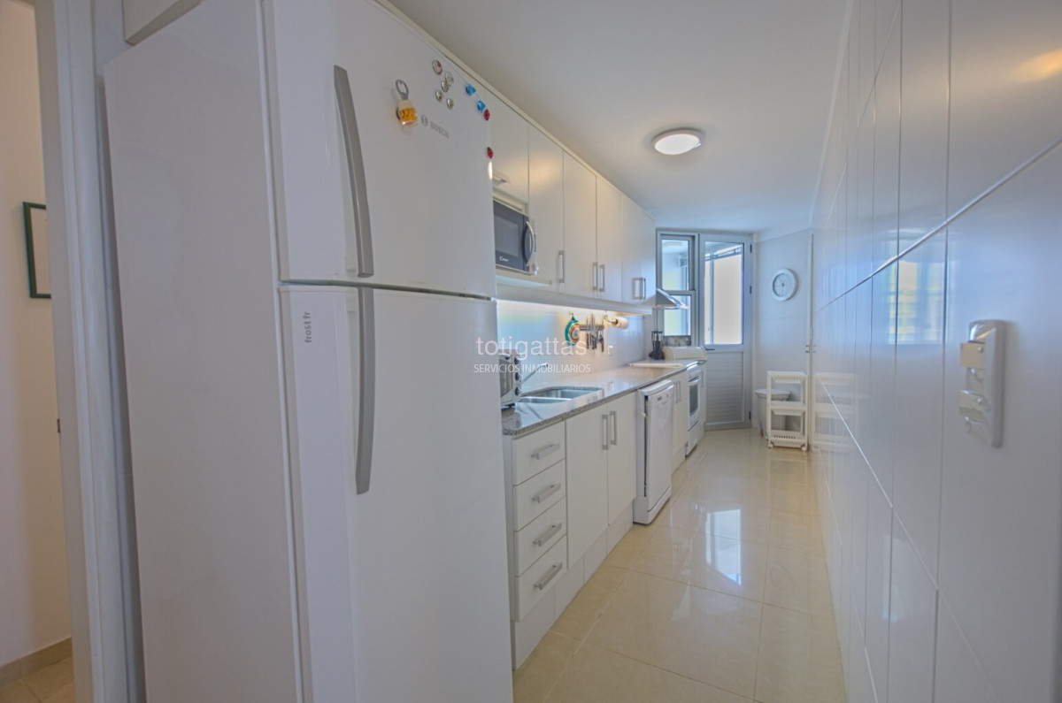 Apartamento ID.1404 - Apartamento con 3 dormitorios más dependencia en alquiler