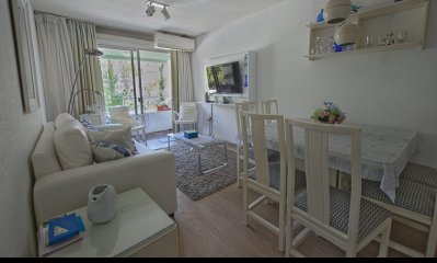 Venta apartamento de dos dormitorios a pasos de Gorlero - Península