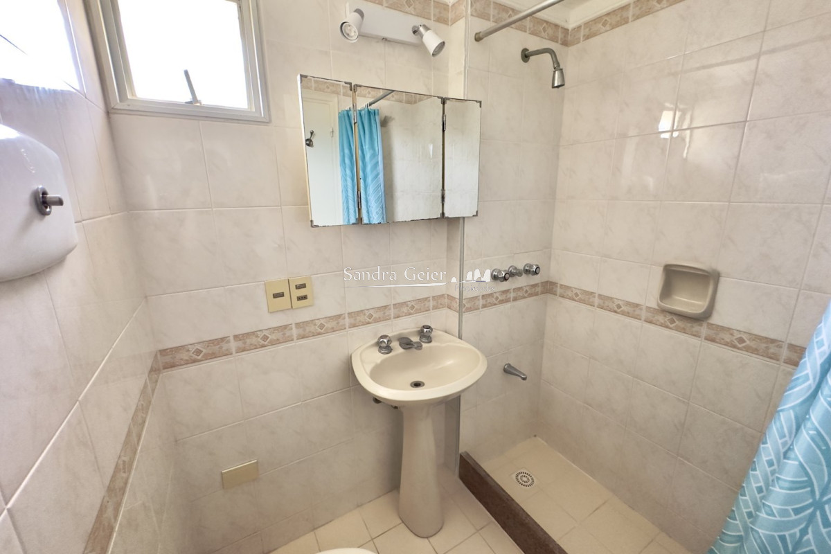 Apartamento ID.2390 - Apartamento de 3 dormitorios en alquiler - Brava