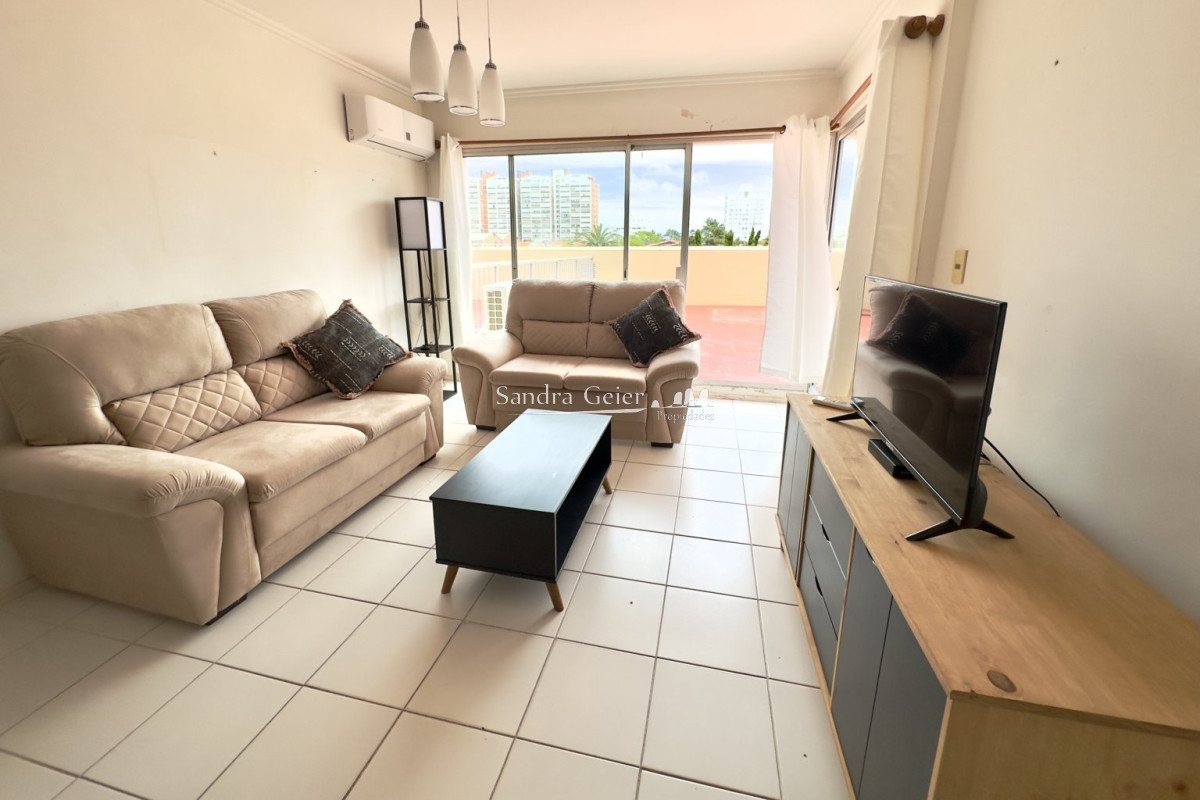 Apartamento ID.2390 - Apartamento de 3 dormitorios en alquiler - Brava