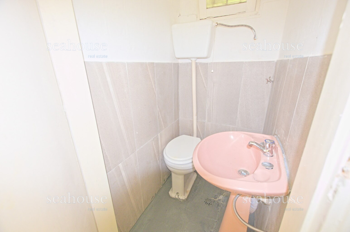 Casa Ref.225 - Casa en alquiler Punta del Este playa Mansa, 2 dormitorios y parrillero