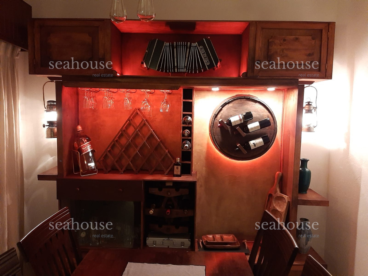 Casa Ref.225 - Casa en alquiler Punta del Este playa Mansa, 2 dormitorios y parrillero
