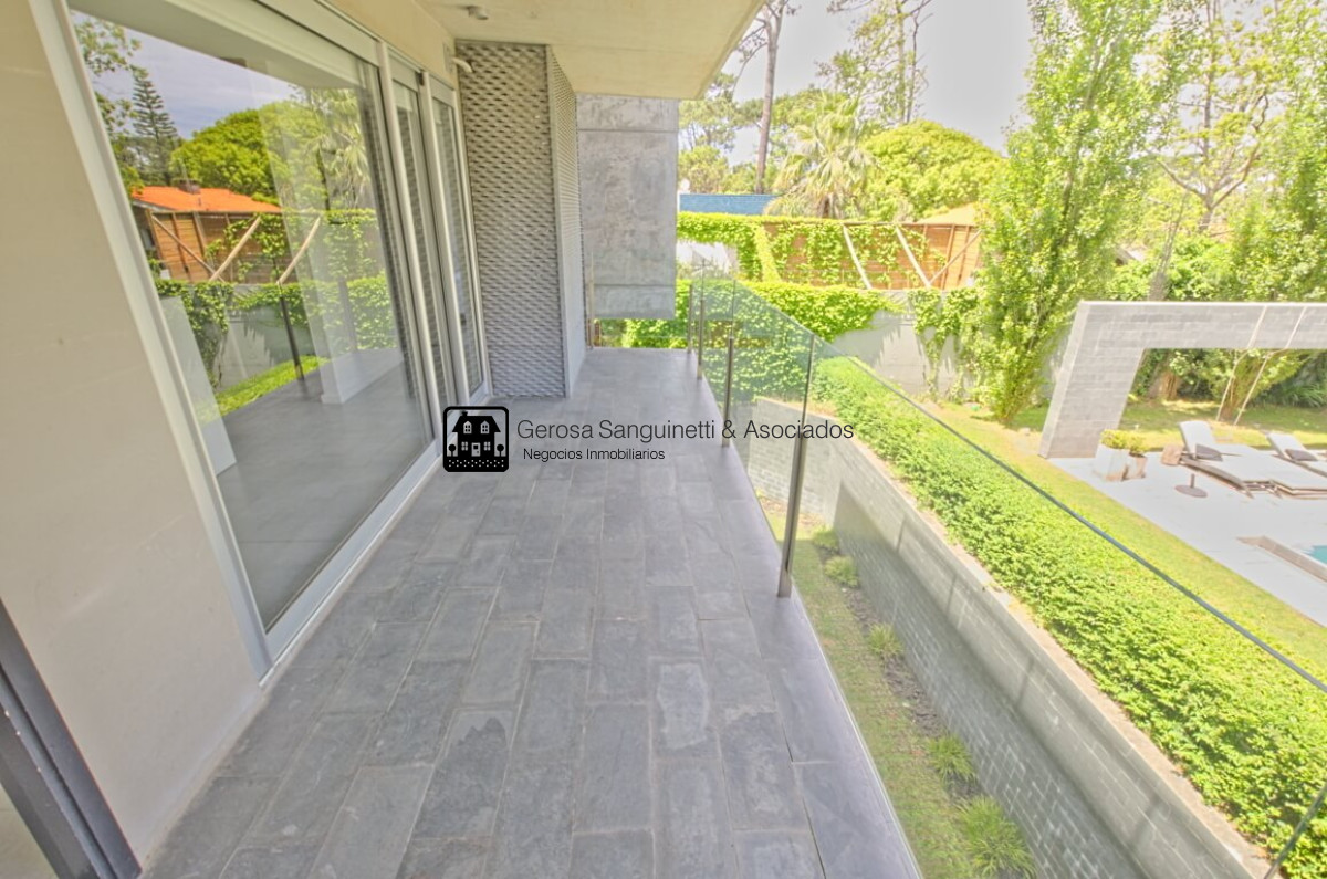 Apartamento ID.1582 - Apartamento en venta Playa Mansa