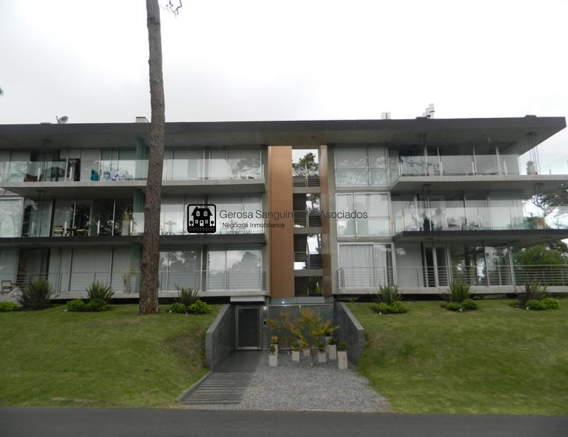 Apartamento ID.1582 - Apartamento en venta Playa Mansa