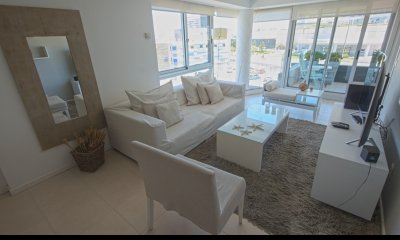 Apartamento de tres dormitorios en venta - Mansa