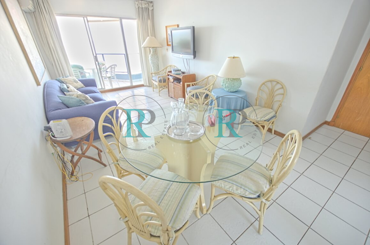 Apartamento ID.979 - Apartamento venta Punta del Este, 2 dormitorios y parrillero propio