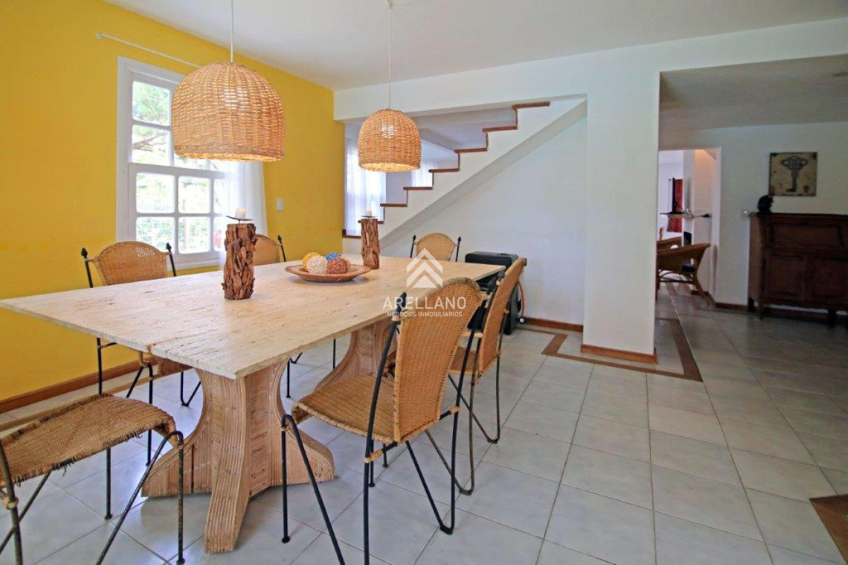 Casa ID.3642 - Casa en La Barra en venta 5 dormitorios