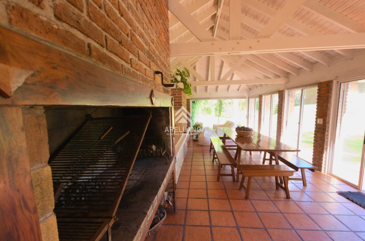 Casa ID.559 - VENTA Casa en Cantegril 5 DORMITORIOS Y DEPENDENCIA