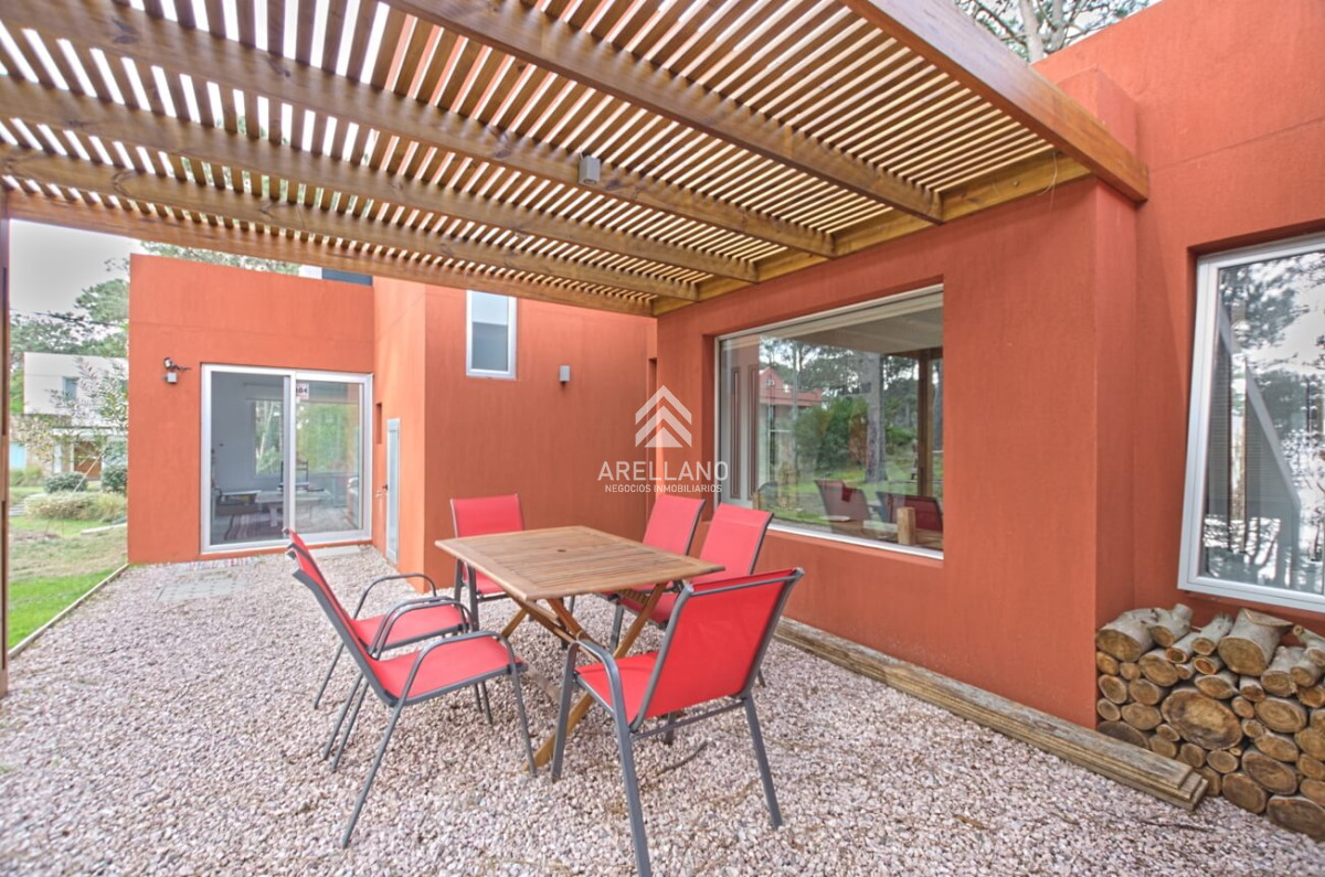 Casa ID.3643 - Casa en venta 3 dormitorios - Montoya