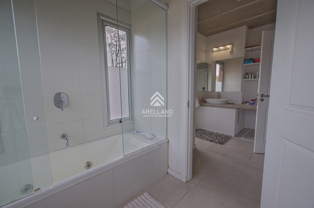 Casa ID.3643 - Casa en venta 3 dormitorios - Montoya