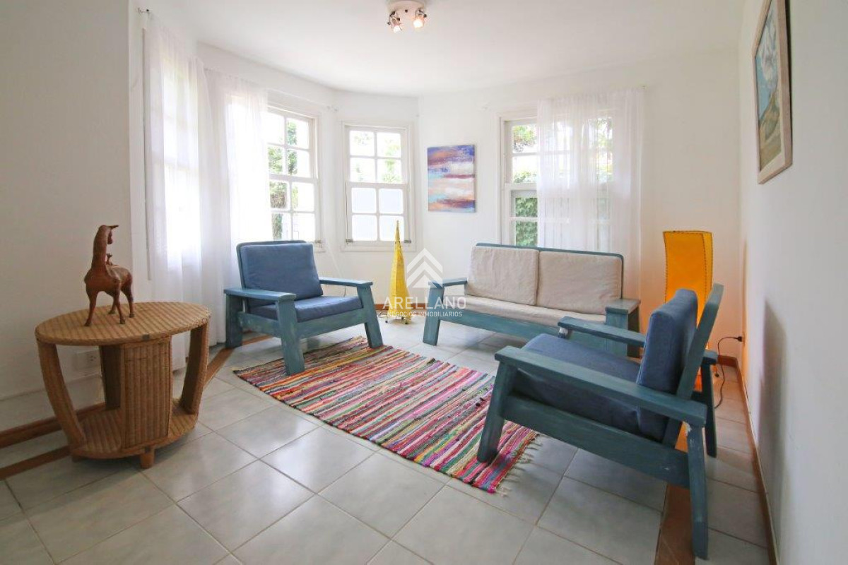 Casa ID.3642 - Casa en La Barra en venta 5 dormitorios