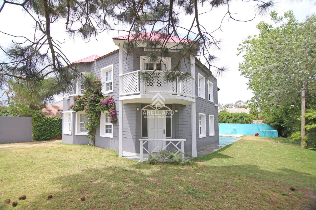 Casa ID.3642 - Casa en La Barra en venta 5 dormitorios