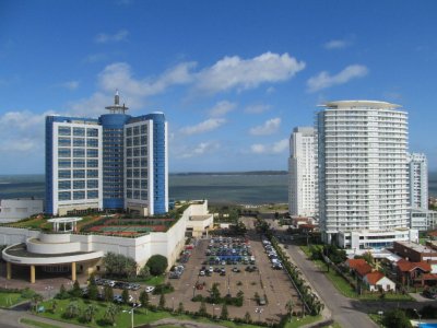 Apartamento de dos dormitorios y medio en alquiler - Mansa