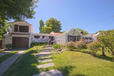 Casa de 4 dormitorios con piscina climatizada en alquiler