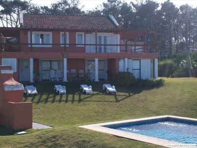 Casa en alquiler 4 dormitorios con piscina en Montoya