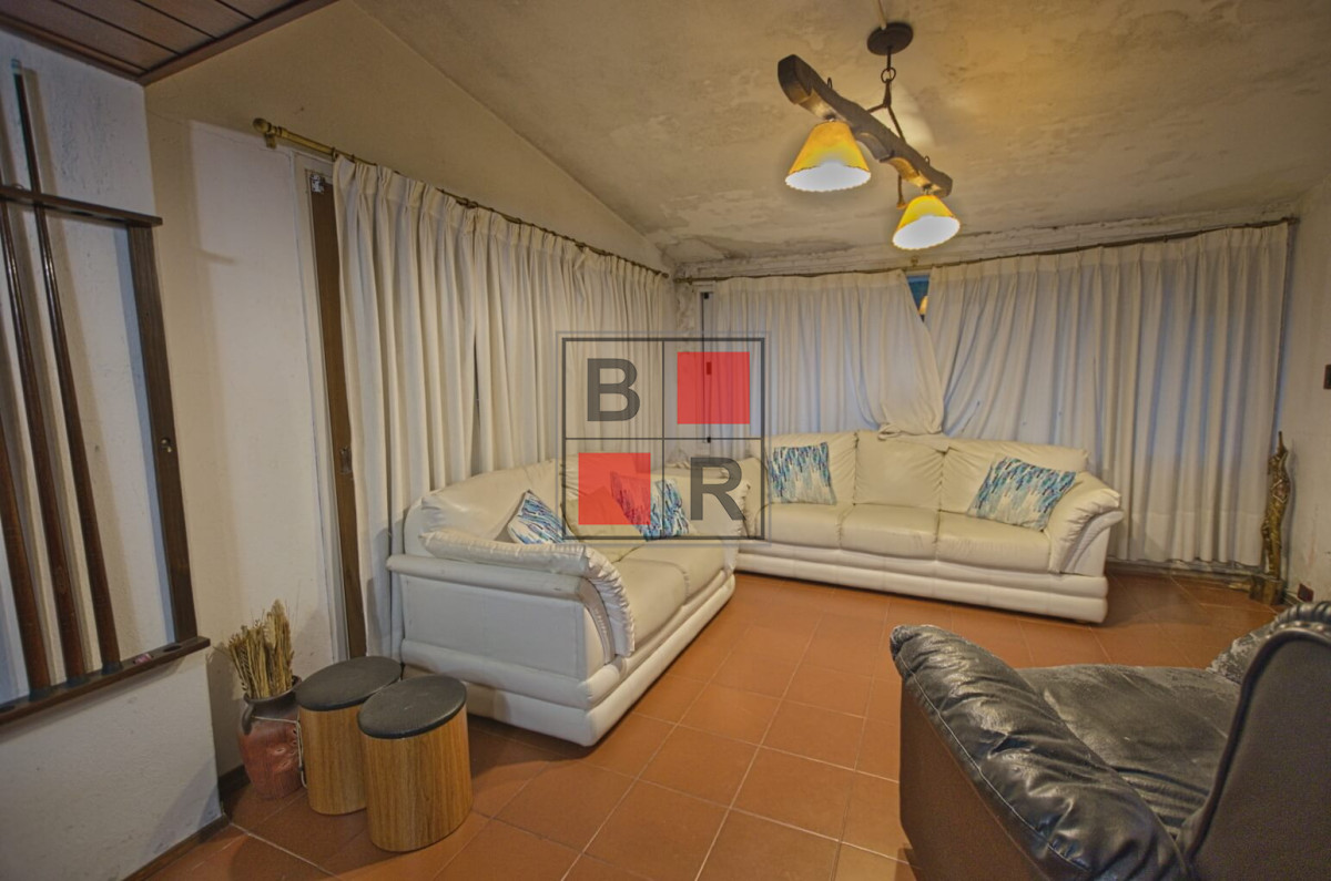 Casa ID.1111 - Casa a la venta con piscina 