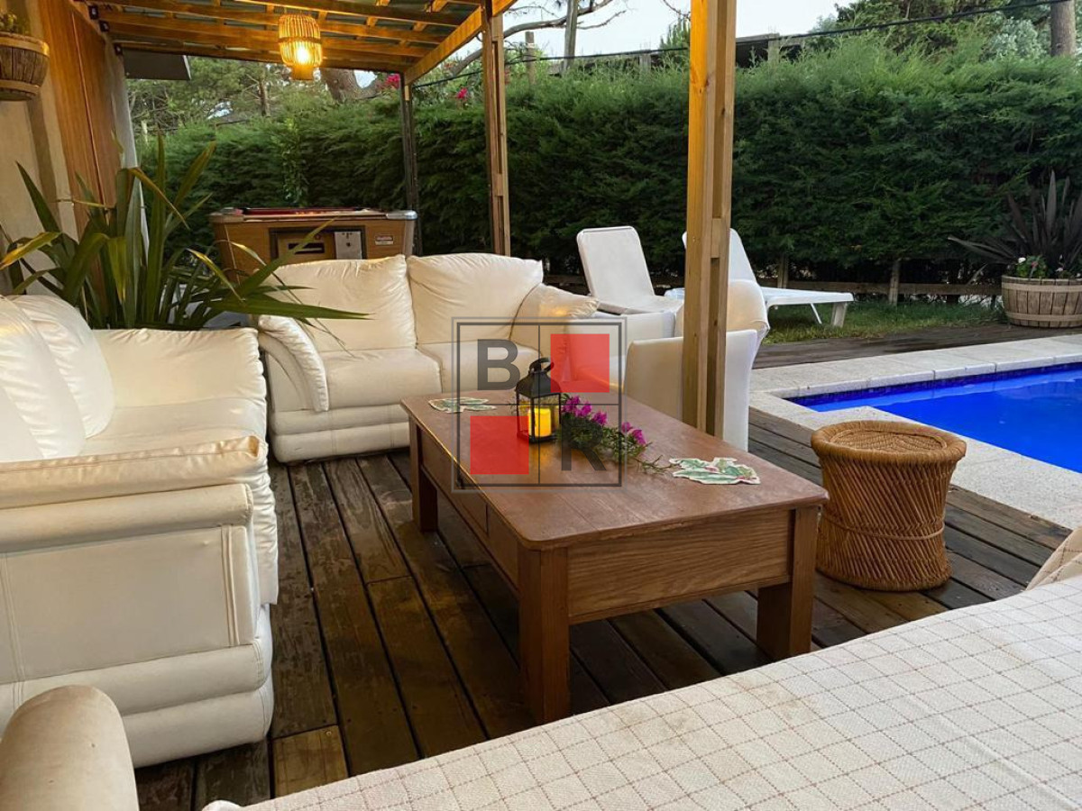 Casa ID.1111 - Casa a la venta con piscina 