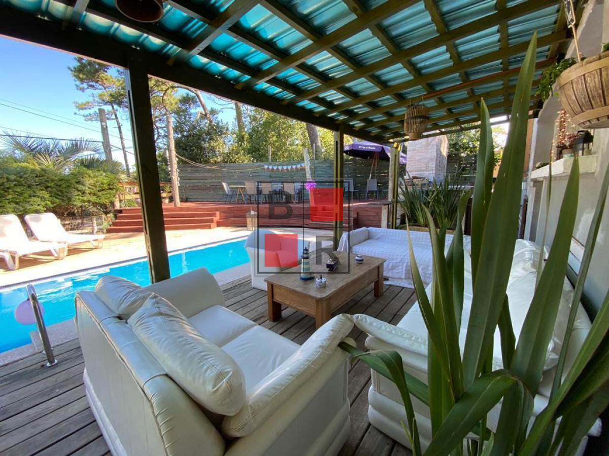 Casa ID.1111 - Casa a la venta con piscina 