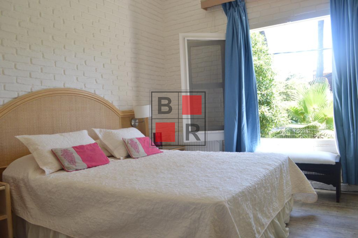 Casa ID.1111 - Casa a la venta con piscina 