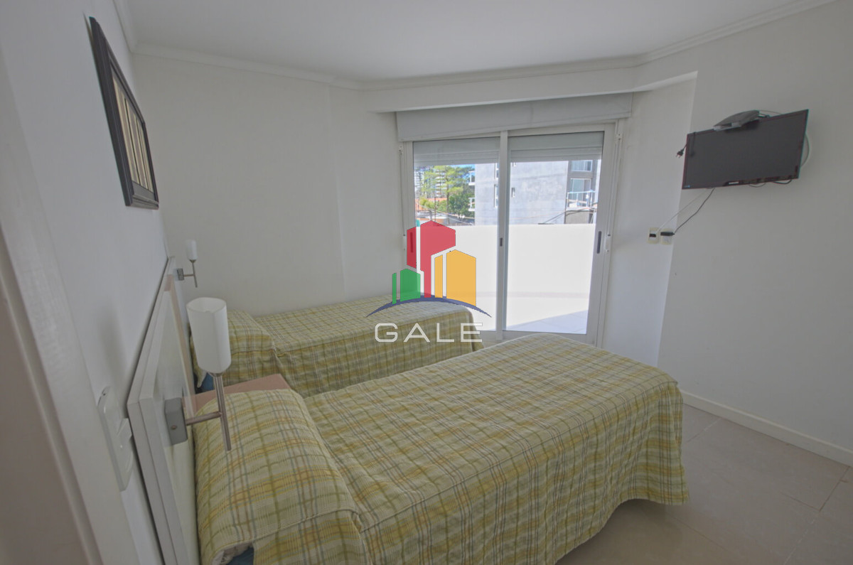 Apartamento ID.1701 - Apartamento en venta 3 dormitorios con parrillero Playa Mansa