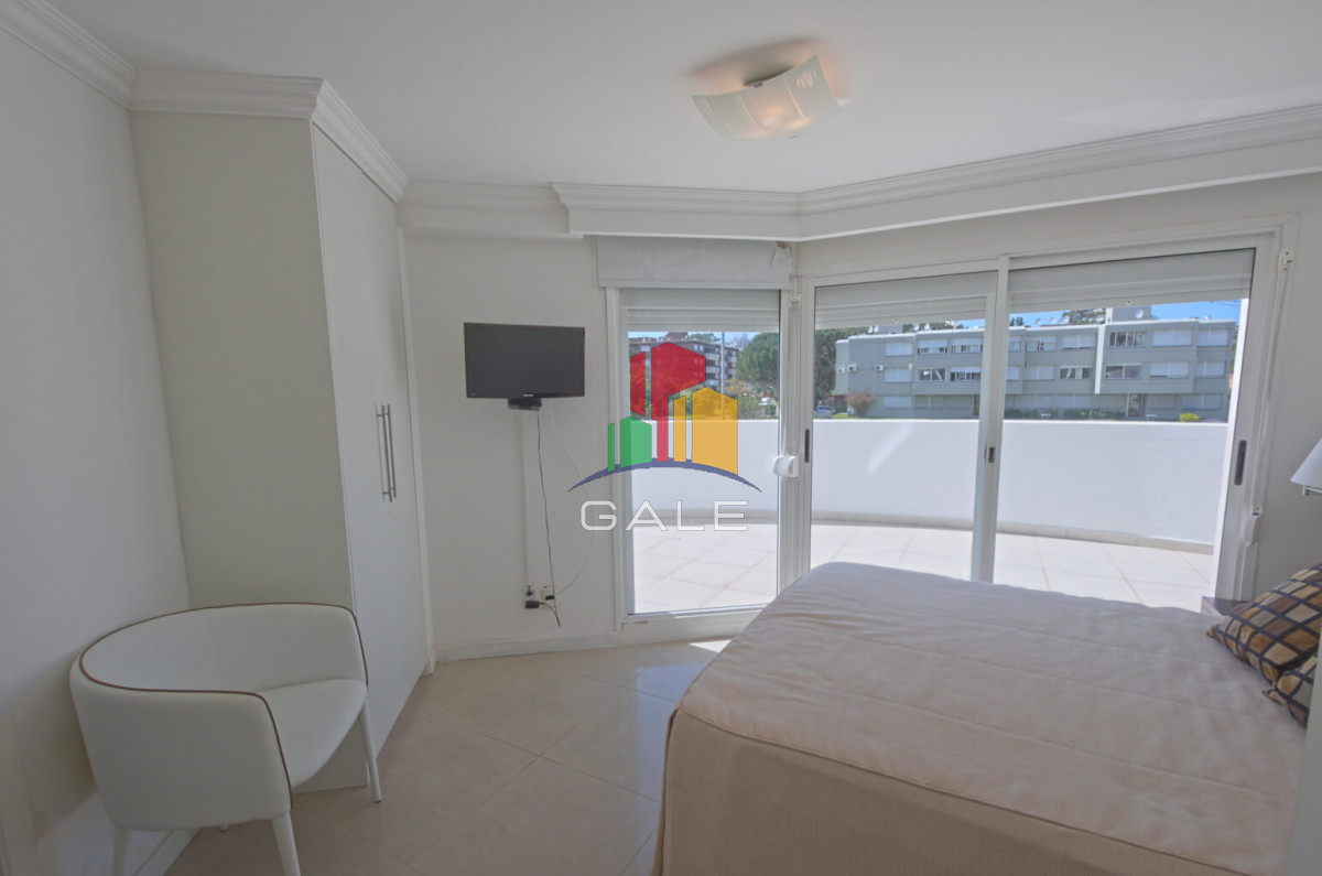 Apartamento ID.1701 - Apartamento en venta 3 dormitorios con parrillero Playa Mansa