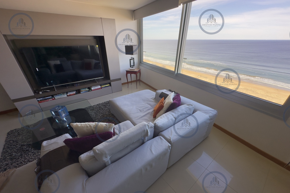 Moderno Apartamento de 3 Dormitorios en Primera línea de la Brava — fotografía 3
