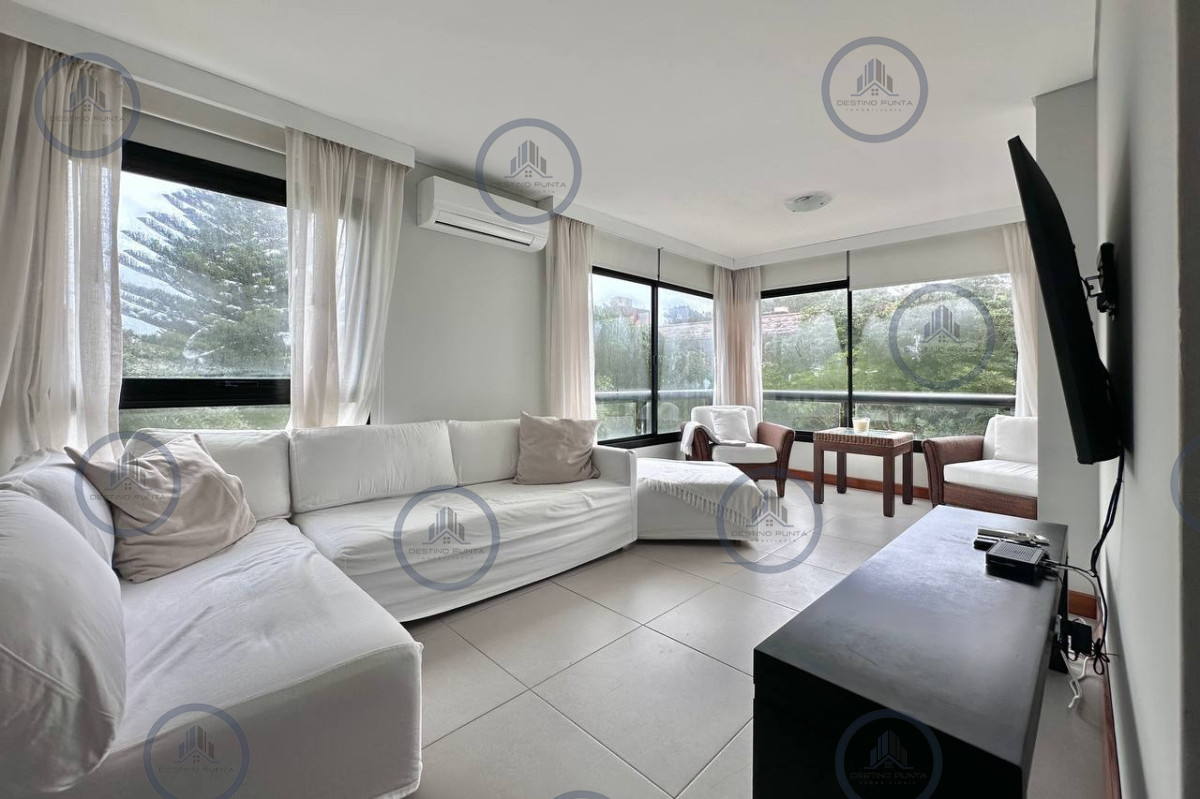 Alquiler en Playa Brava, Apartamento de 3 Dormitorios — fotografía 1